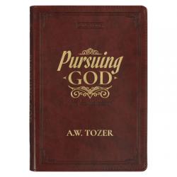  Pursuing God Devotional Large Print 